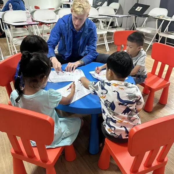 หลักสูตรออกแบบตามช่วงวัย สอนภาษาอังกฤษเด็ก UpskillEnglish