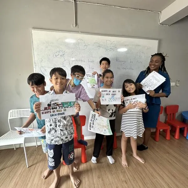 ครูมืออาชีพ TEFL TESOL CELTA Certified สอนเด็ก UpskillEnglish